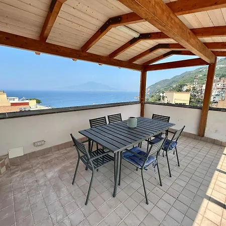 Alba Rosa Apartment فيكو إيكوينس